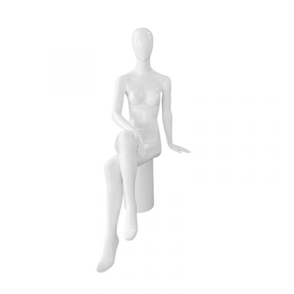 Maniquí de mujer sentada